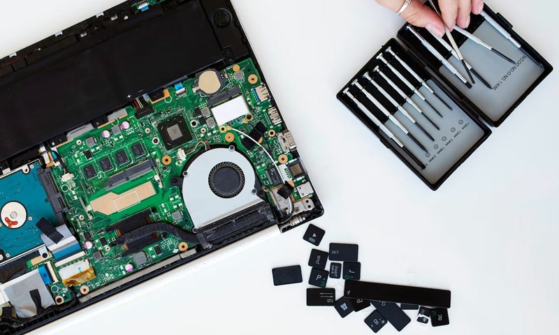 cara merawat laptop agar awet